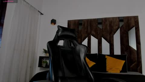 Snapshot of j_king__ chatting on 04.30.26 J King online show from 04.30.26