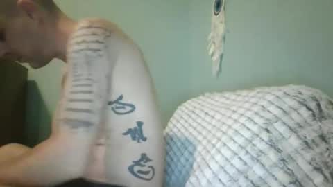 Snapshot of j_lion85 chatting on 11.23.25 j_lion85 online show from 11.23.25