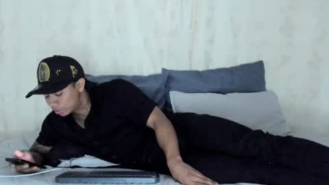 i am juan musiry independent model  online show from 02.14.25