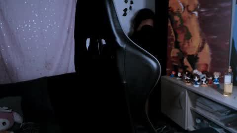 jade 18  online show from 12.23.25