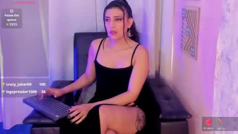 Snapshot of jaadewest_ chatting on 06.14.26 Jade West online show from 06.14.26