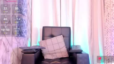 Snapshot of jaadewest_ chatting on 07.28.26 Jade West online show from 07.28.26