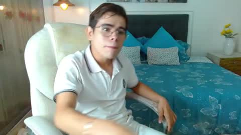 Snapshot of jack__thomas chatting on 06.17.26 JACK TOMAS online show from 06.17.26