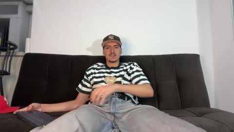 INDEPENDENT MODEL online show from 11.03.25