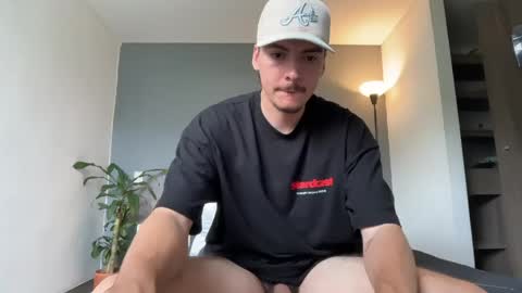 INDEPENDENT MODEL online show from 05.11.26