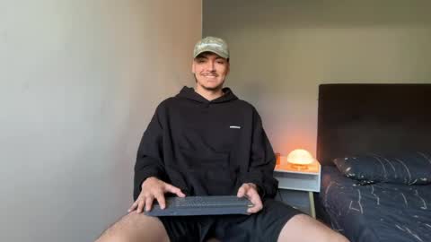 INDEPENDENT MODEL online show from 05.22.26