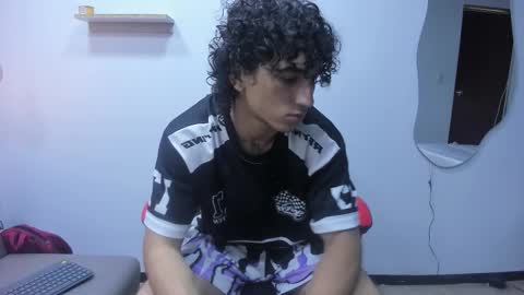 Snapshot of jackestaylor chatting on 10.05.25 Jackes Taylor online show from 10.05.25