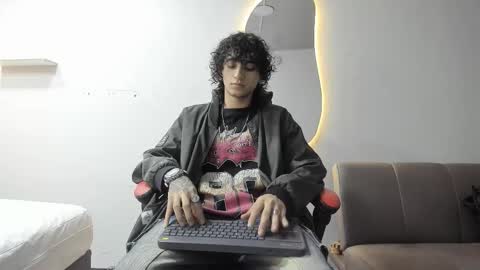 Snapshot of jackestaylor chatting on 02.22.26 Jackes Taylor online show from 02.22.26