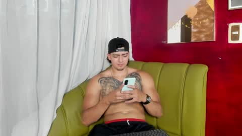 Snapshot of jackson_macleyn chatting on 05.13.26 Jackson online show from 05.13.26