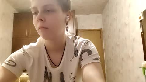 Snapshot of jaclynstreitenberge chatting on 10.21.25 Mary online show from 10.21.25