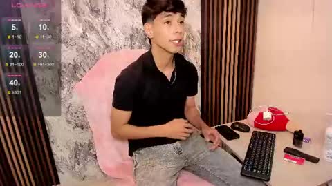 Snapshot of jacob_colliins chatting on 06.14.26 jacob_colliins online show from 06.14.26