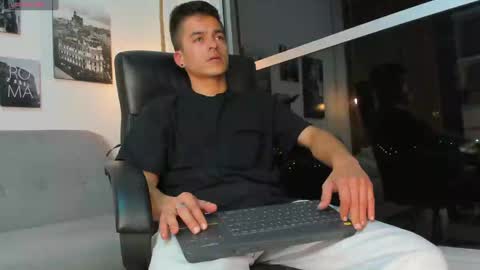 Snapshot of jacobstones_ chatting on 02.02.25 JACOB STONES online show from 02.02.25