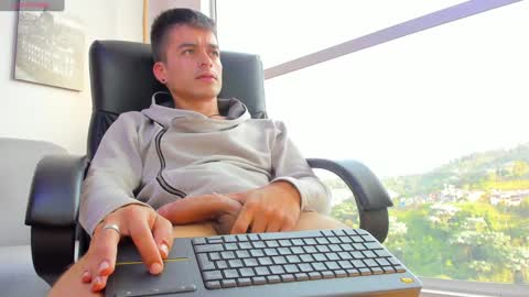 Snapshot of jacobstones_ chatting on 02.03.25 JACOB STONES online show from 02.03.25