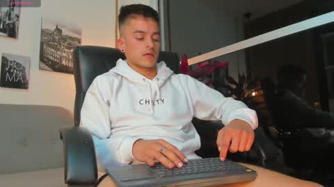 Snapshot of jacobstones_ chatting on 02.09.25 JACOB STONES online show from 02.09.25