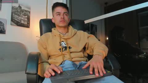 Snapshot of jacobstones_ chatting on 02.13.25 JACOB STONES online show from 02.13.25