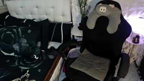 Jacque online show from 02.27.25