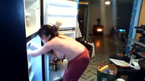 Jacqueline Stone online show from 02.12.25