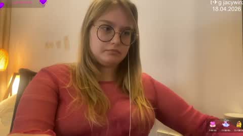 Snapshot of jacywinslat chatting on 04.18.26 jacywinslat online show from 04.18.26