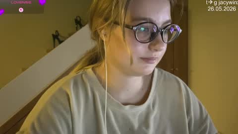 Snapshot of jacywinslat chatting on 05.26.26 jacywinslat online show from 05.26.26
