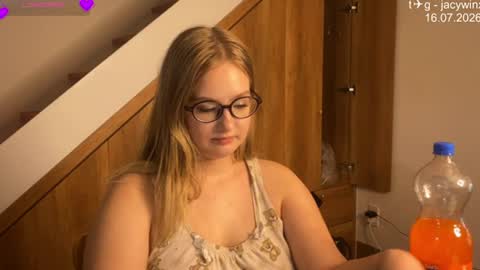 Snapshot of jacywinslat chatting on 07.16.26 jacywinslat online show from 07.16.26