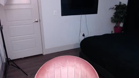 Jade online show from 10.31.25