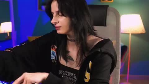 Snapshot of jade_castle chatting on 06.24.26 jade_castle online show from 06.24.26