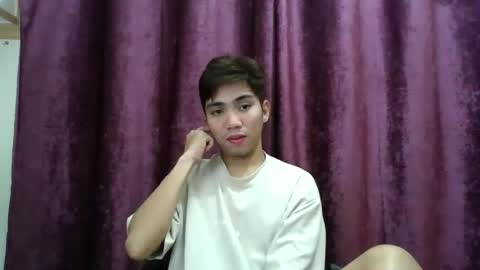 Snapshot of jade_kaizo chatting on 01.19.25 Jade online show from 01.19.25