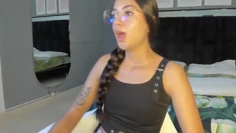 Snapshot of jade_lovv chatting on 06.26.26 jade_lovv online show from 06.26.26