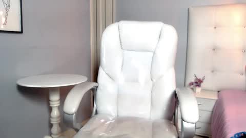 karlla scarlet online show from 12.28.24