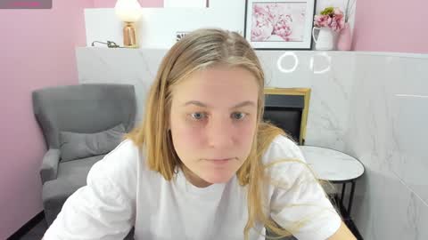 Snapshot of jade_soft chatting on 12.22.24 Jade online show from 12.22.24