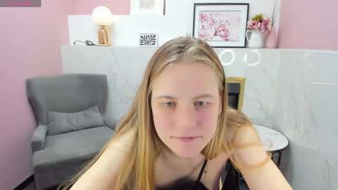 Snapshot of jade_soft chatting on 12.22.24 Jade online show from 12.22.24