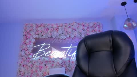 JADE EVANS online show from 01.03.25