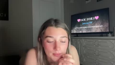 Snapshot of jadejamessecret chatting on 06.20.26 Jade james online show from 06.20.26