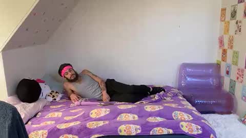 Snapshot of jadelondonxo chatting on 02.10.25 Jade online show from 02.10.25