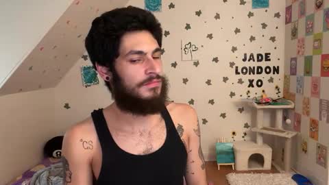 Snapshot of jadelondonxo chatting on 03.05.25 Jade online show from 03.05.25