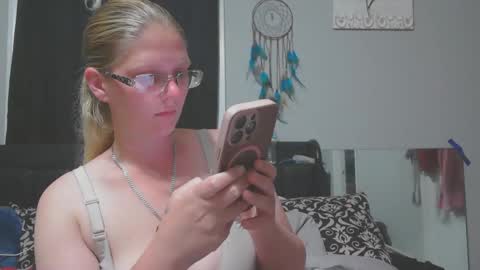 JadeLuv online show from 03.25.26