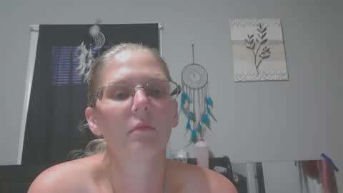 Snapshot of jadeluv chatting on 06.11.26 JadeLuv online show from 06.11.26