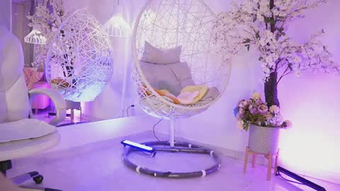 Jade Summer online show from 09.18.25