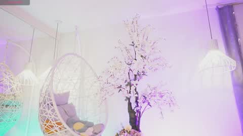 Jade Summer online show from 09.22.25