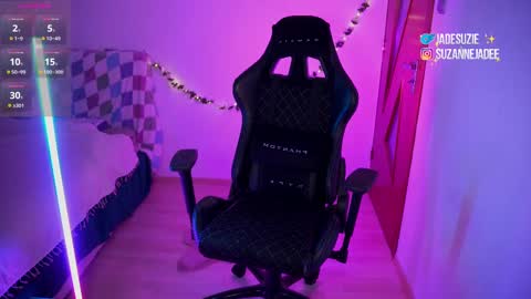 Suzie  online show from 02.14.25