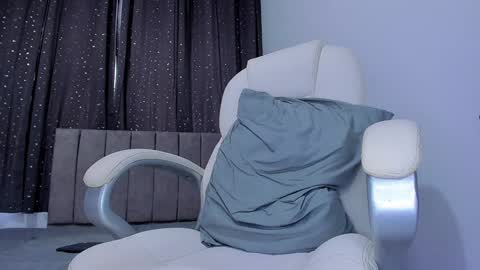 Snapshot of jake_evanss_ chatting on 01.07.25 JAKE online show from 01.07.25