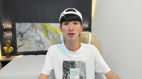 Snapshot of jake_evanss_ chatting on 10.02.25 JAKE online show from 10.02.25