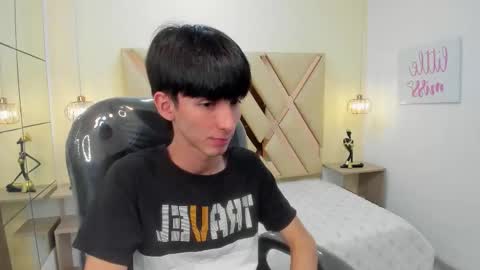 Snapshot of jake_evanss_ chatting on 10.06.25 JAKE online show from 10.06.25