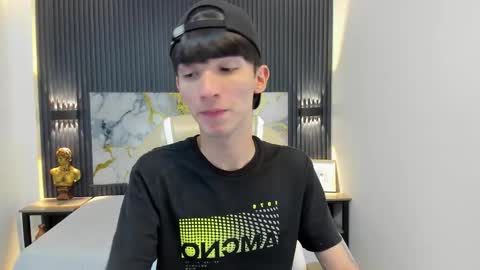 Snapshot of jake_evanss_ chatting on 10.06.25 JAKE online show from 10.06.25