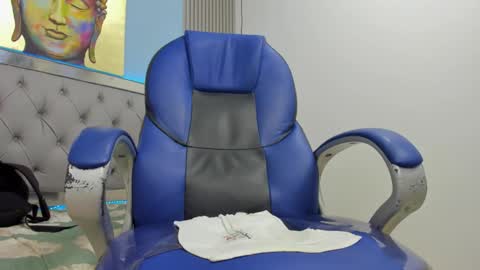 Snapshot of jake_evanss_ chatting on 10.14.25 JAKE online show from 10.14.25