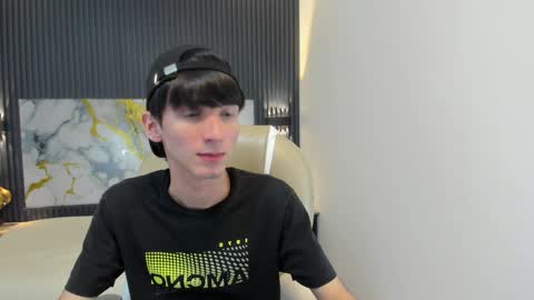 Snapshot of jake_evanss_ chatting on 10.18.25 JAKE online show from 10.18.25