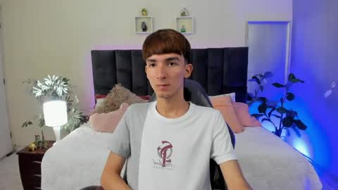 Snapshot of jake_evanss_ chatting on 05.08.26 JAKE online show from 05.08.26