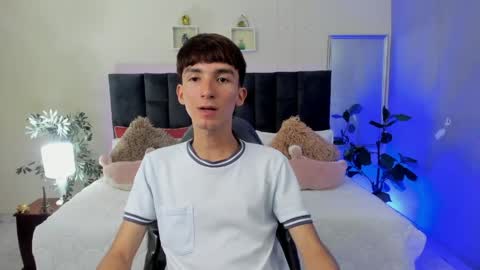 Snapshot of jake_evanss_ chatting on 05.11.26 JAKE online show from 05.11.26