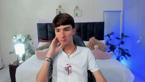 Snapshot of jake_evanss_ chatting on 05.12.26 JAKE online show from 05.12.26