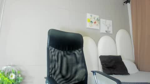 Snapshot of jake_miller__ chatting on 05.02.26 Jake online show from 05.02.26
